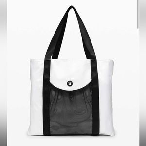 Lululemon Take It On Tote 24L